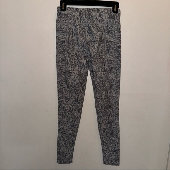 Gymshark and Victoria’s Secret Victoria Sport Total Knockout Leggings Size Small - Picture 13 of 15